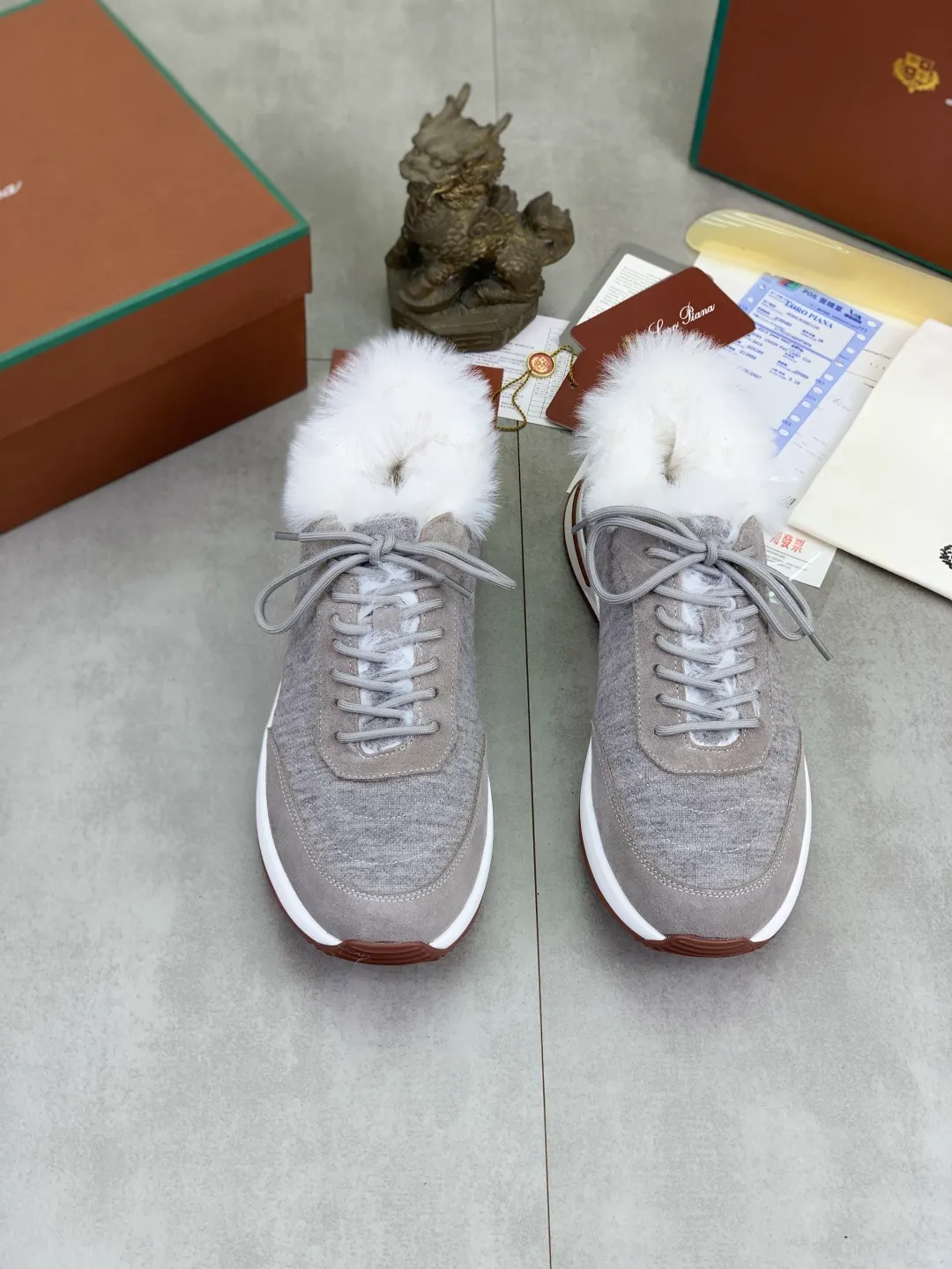 Men's Men's Shoes 💰P460 New Style 💰Mauri The latest casual shoes Loro Piana 💯Top grade💯Buy the original copy💯 Founded the existing Loro Piana company on April 24, 1924. It is now the sixth generation of family business, providing top quality products to customers who are discerning about taste and quality. Imported original fly woven fabric with cowhide fabric, plain calfskin lining. Hand-sewn thread with cowhide feet. Original packaging. High-end outsole. Size: 38-44 (customized for 45 and 46). 5️⃣ colors available.